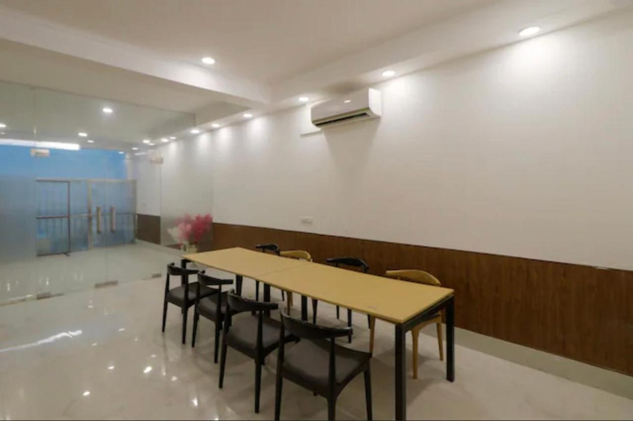 Azure Hotels And Suites Near Medanta Hospital Medicity Sector 47,Sohna Road Gurgaon Eksteriør bilde